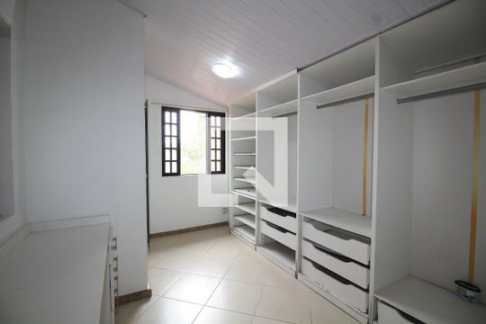 Quarto 2 - Closet de casa de condomínio para alugar com 4 quartos, 200m² em Jacarepaguá, Rio de Janeiro