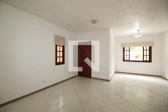Casa de Condomínio para alugar com 4 quartos, 200m² em Jacarepaguá, Rio de Janeiro
