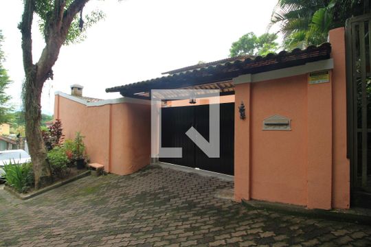 Fachada de casa de condomínio para alugar com 4 quartos, 200m² em Jacarepaguá, Rio de Janeiro