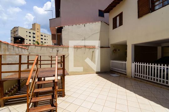 Quintal de casa à venda com 3 quartos, 352m² em Vila Rosalia, Guarulhos