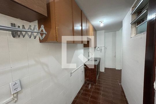Cozinha de apartamento para alugar com 3 quartos, 70m² em Del Castilho, Rio de Janeiro