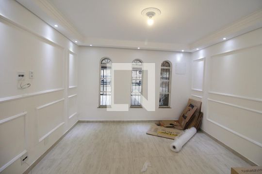 Sala de TV de casa à venda com 2 quartos, 220m² em Vila Beatriz, São Paulo