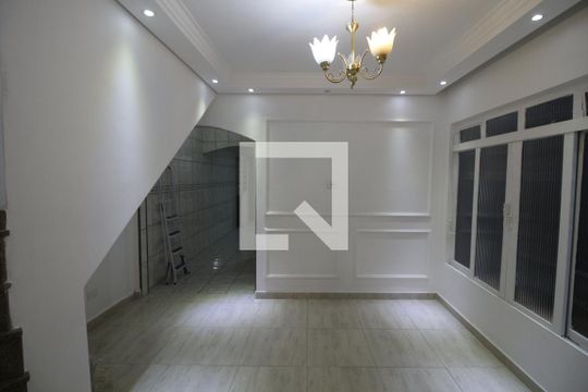 Sala de TV de casa à venda com 2 quartos, 220m² em Vila Beatriz, São Paulo
