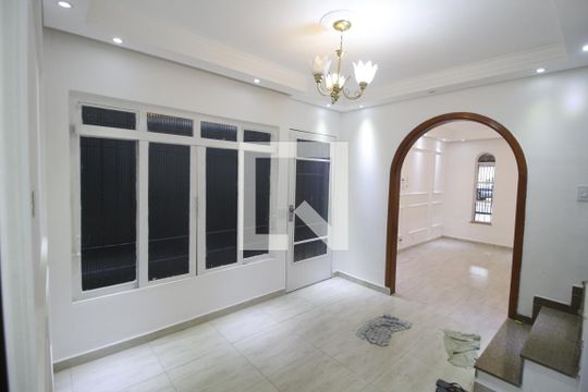 Sala de TV de casa à venda com 2 quartos, 220m² em Vila Beatriz, São Paulo