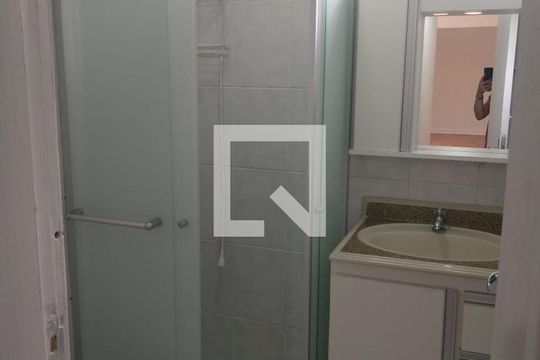 Banheiro de apartamento à venda com 3 quartos, 71m² em Alto de Pinheiros, São Paulo