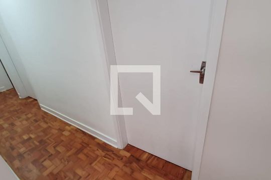 Corredor de apartamento à venda com 3 quartos, 71m² em Alto de Pinheiros, São Paulo