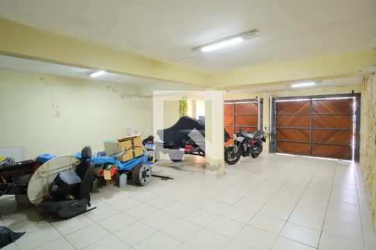 Garagem de casa à venda com 5 quartos, 290m² em Penha de França, São Paulo