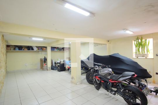 Garagem de casa à venda com 5 quartos, 290m² em Penha de França, São Paulo