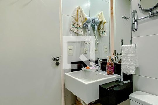 Banheiro de apartamento à venda com 3 quartos, 81m² em Vila Mariana, São Paulo