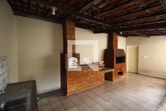 Churrasqueira de casa para alugar com 3 quartos, 210m² em Planalto, Uberlândia