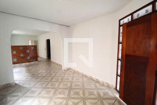 Sala de casa para alugar com 3 quartos, 210m² em Planalto, Uberlândia