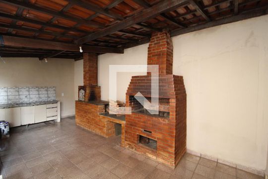 Churrasqueira de casa para alugar com 3 quartos, 210m² em Planalto, Uberlândia