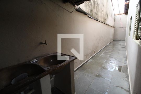 Área de Serviço de casa para alugar com 3 quartos, 210m² em Planalto, Uberlândia