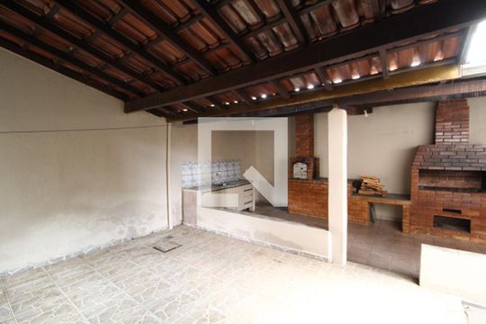 Varanda de casa para alugar com 3 quartos, 210m² em Planalto, Uberlândia