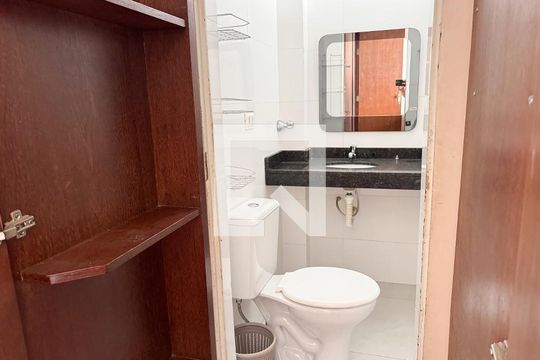 Banheiro do Quarto 1 de apartamento à venda com 3 quartos, 65m² em Eldorado, Contagem