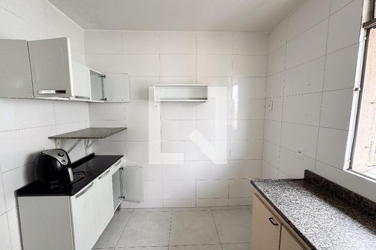 Cozinha de apartamento à venda com 3 quartos, 65m² em Eldorado, Contagem