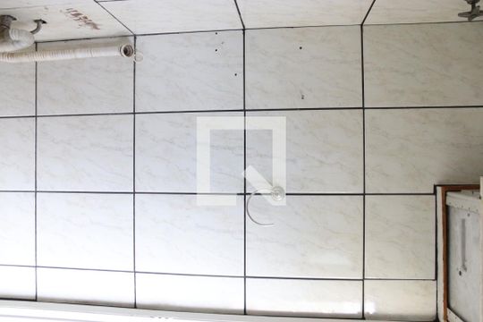 Banheiro de serviço de apartamento para alugar com 3 quartos, 98m² em Setor Aeroporto, Goiânia