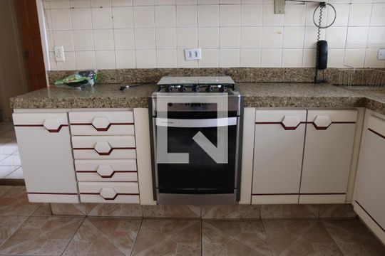 Cozinha de apartamento para alugar com 3 quartos, 98m² em Setor Aeroporto, Goiânia