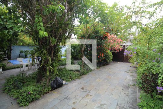 Garagem de casa de condomínio para alugar com 3 quartos, 684m² em Anil, Rio de Janeiro