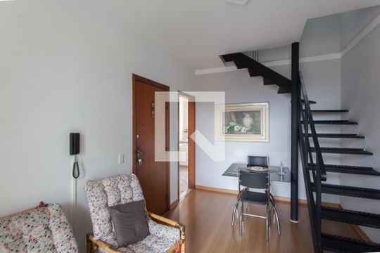 Sala 1 de apartamento à venda com 3 quartos, 160m² em Parque Copacabana, Belo Horizonte