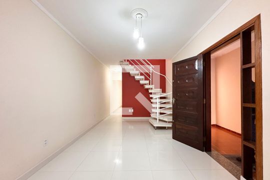 Sala de casa para alugar com 3 quartos, 191m² em Vila Euclides, São Bernardo do Campo