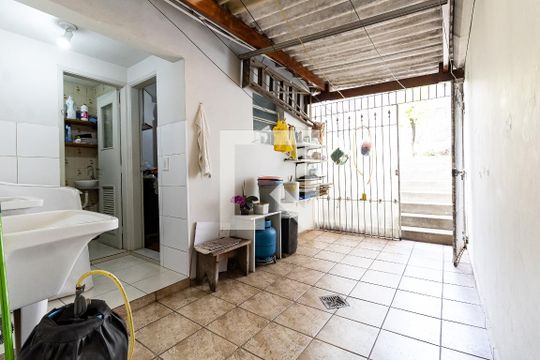 Lavanderia de casa à venda com 3 quartos, 168m² em Vila Santo Estefano, São Paulo