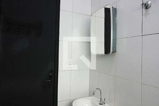 Banheiro Social de apartamento para alugar com 2 quartos, 59m² em Vila Vivaldi, São Bernardo do Campo