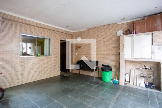 Garagem de casa à venda com 5 quartos, 300m² em Conceição, Diadema