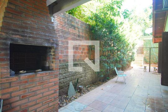 Churrasqueira de casa à venda com 4 quartos, 160m² em Canudos, Novo Hamburgo