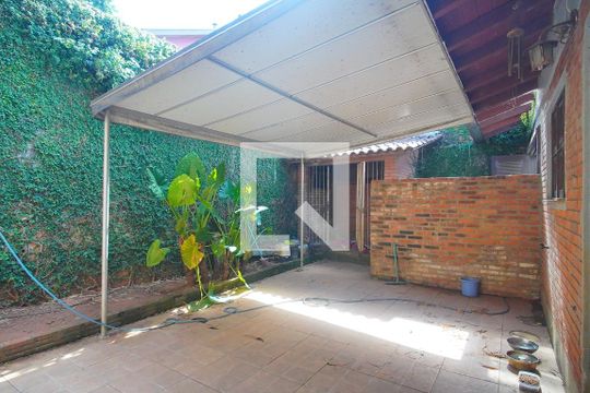 Área externa de casa à venda com 4 quartos, 160m² em Canudos, Novo Hamburgo