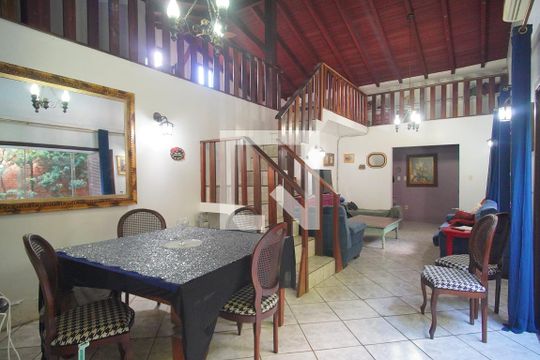 Casa à venda com 4 quartos, 160m² em Canudos, Novo Hamburgo