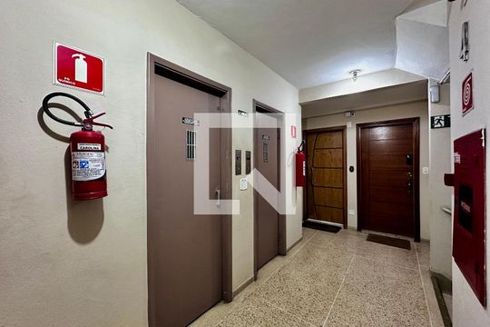 Hall Apartamento de apartamento à venda com 2 quartos, 96m² em Santo Amaro, São Paulo