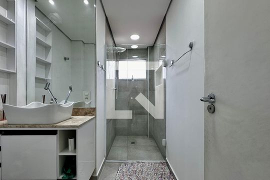 Banheiro de apartamento à venda com 2 quartos, 96m² em Santo Amaro, São Paulo