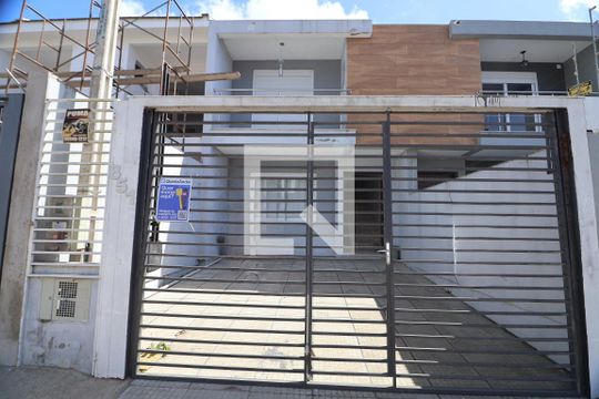 Fachada de casa à venda com 3 quartos, 150m² em Igara, Canoas