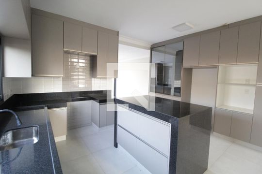 Cozinha de casa de condomínio para alugar com 4 quartos, 232m² em Granja Marileusa, Uberlândia