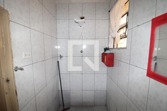 Banheiro de casa à venda com 2 quartos, 183m² em Vila Dionísia, São Paulo