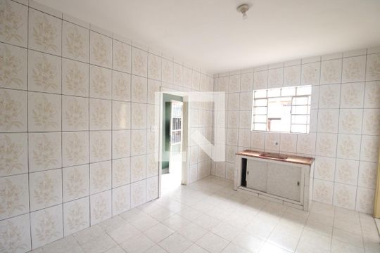 Casa para alugar com 1 quarto, 50m² em Vila Dionisia, São Paulo