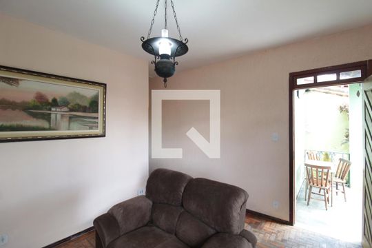 Sala de casa à venda com 3 quartos, 360m² em Itapoã, Belo Horizonte