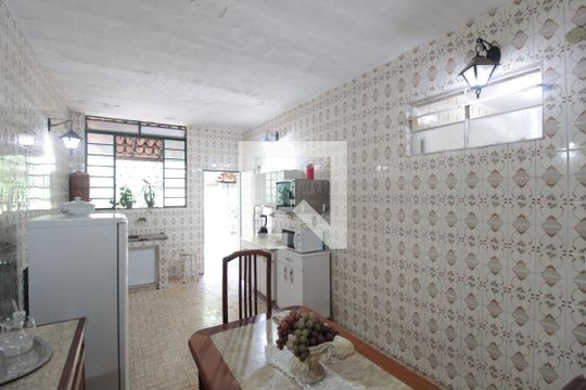 Cozinha de casa à venda com 3 quartos, 360m² em Itapoã, Belo Horizonte