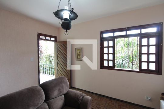 Sala de casa à venda com 3 quartos, 360m² em Itapoã, Belo Horizonte