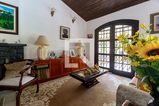 Sala de casa de condomínio à venda com 5 quartos, 571m² em Campo Belo, São Paulo