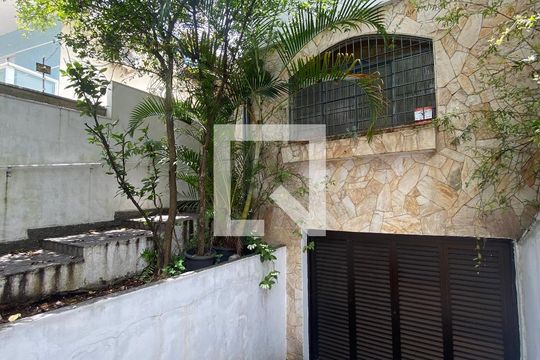 Garagem de casa à venda com 3 quartos, 180m² em Chácara Inglesa, São Paulo