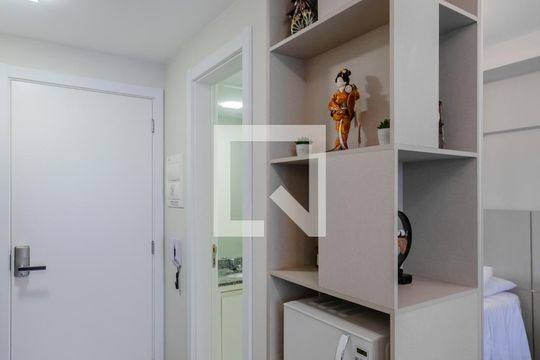 Cozinha de kitnet/studio à venda com 1 quarto, 26m² em Liberdade, São Paulo