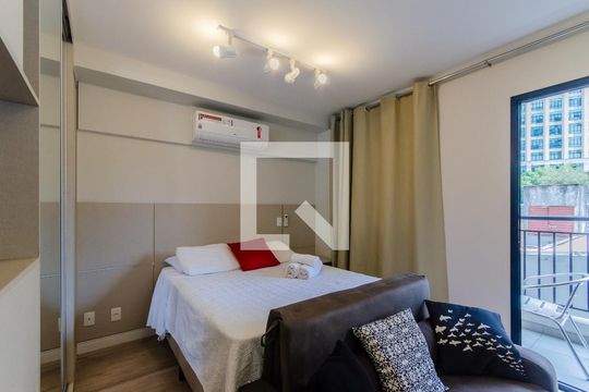 Sala/Quarto de kitnet/studio à venda com 1 quarto, 26m² em Liberdade, São Paulo