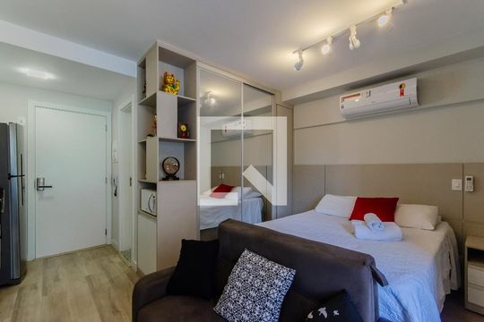 Sala/Quarto de kitnet/studio à venda com 1 quarto, 26m² em Liberdade, São Paulo