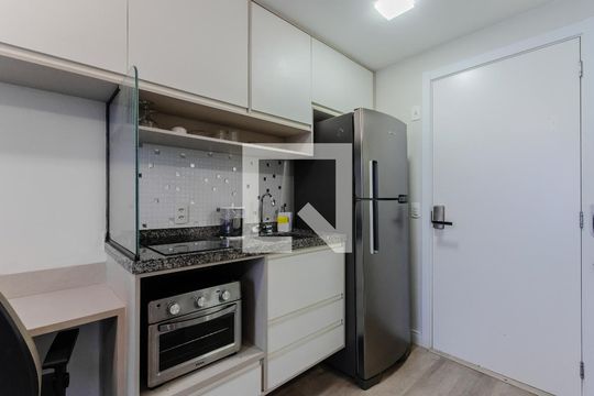 Cozinha de kitnet/studio à venda com 1 quarto, 26m² em Liberdade, São Paulo