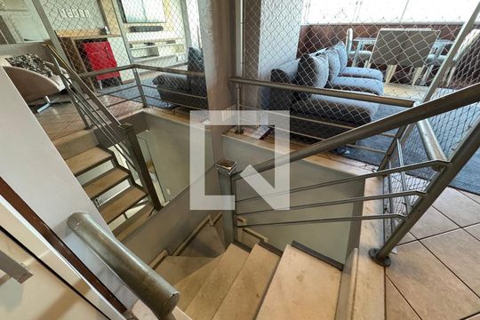 Escada de apartamento à venda com 2 quartos, 108m² em Centro, São Leopoldo