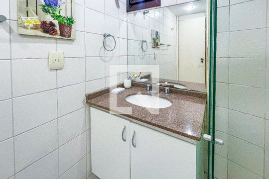 Banheiro de apartamento para alugar com 1 quarto, 35m² em Jardim Paulista, São Paulo