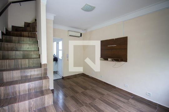 Sala de casa de condomínio para alugar com 2 quartos, 41m² em Parada Xv de Novembro, São Paulo