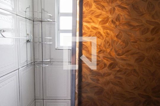 Banheiro de casa de condomínio para alugar com 2 quartos, 41m² em Parada Xv de Novembro, São Paulo